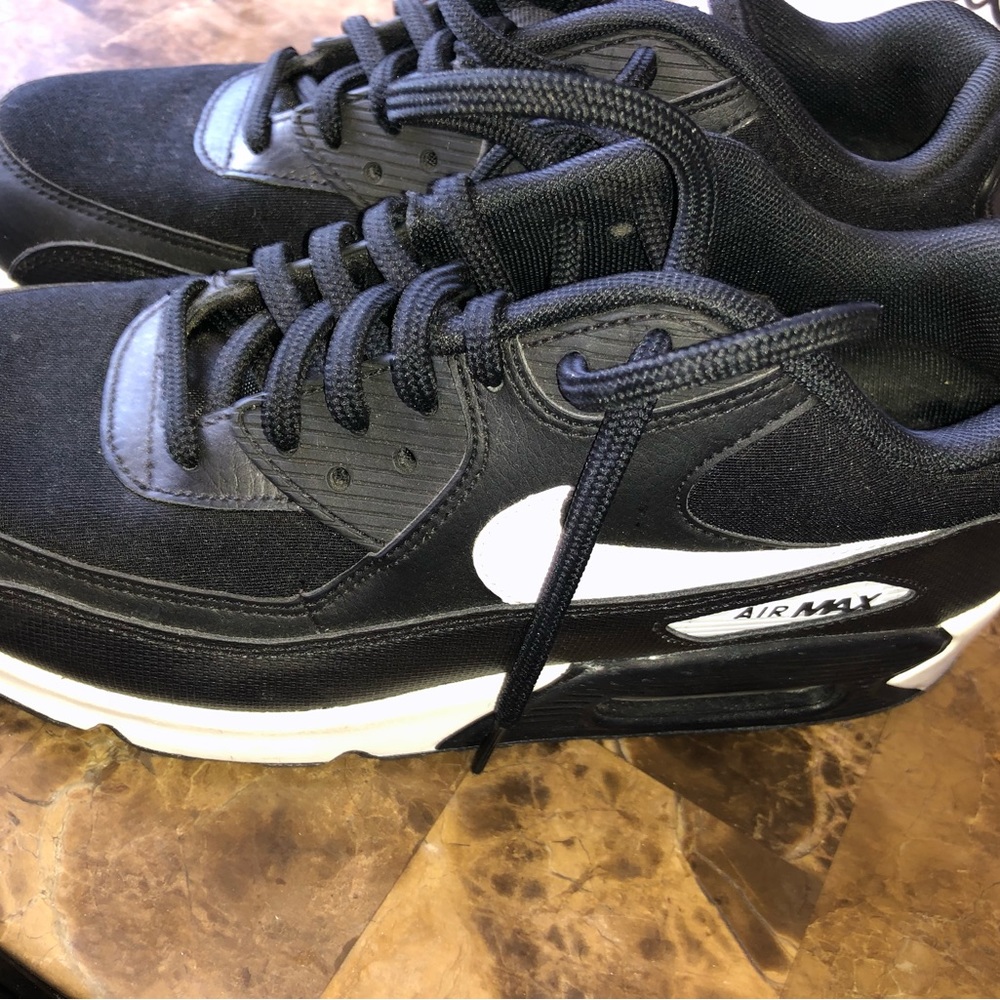 Air Max - Picture 8 of 8